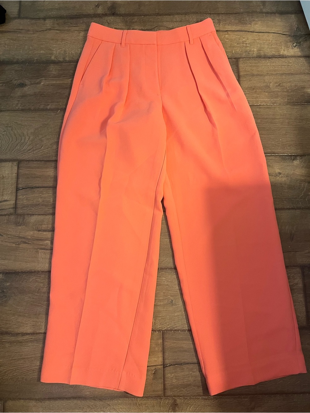 Banana Republic's coral wide-leg trousers Size 6